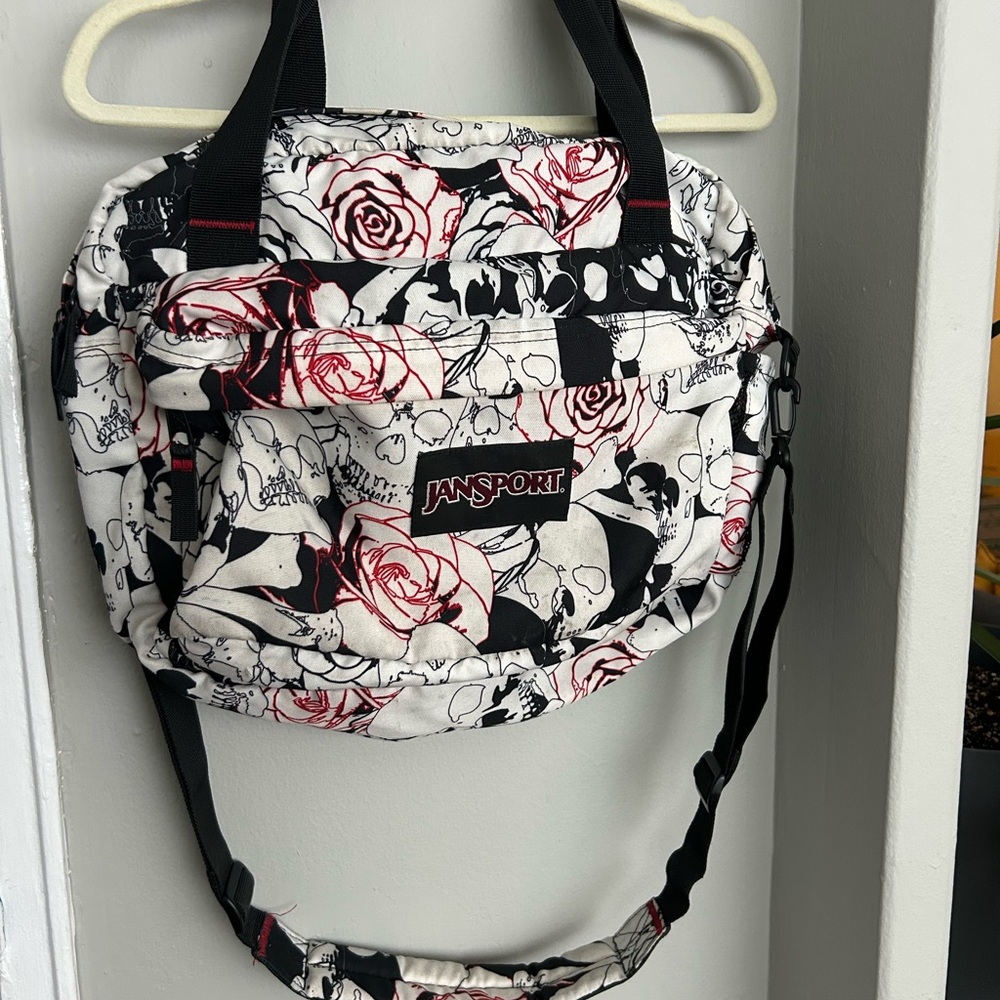 Jansport Skull & Roses, Black and Red Floral Bag